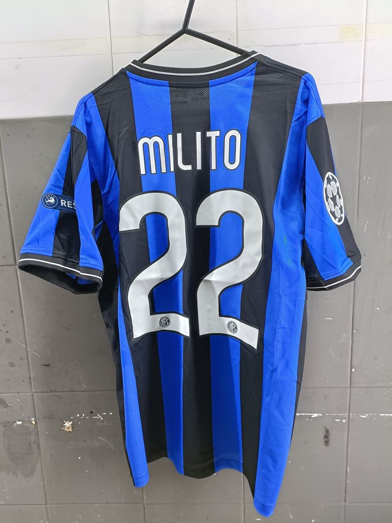 Maglia Calcio INTER FC NIKE Milito 22 Home Finale Triplete UEFA CHAMPIONS  LEAGUE maniche corte Nero azzurro Celebrativa storica vintage