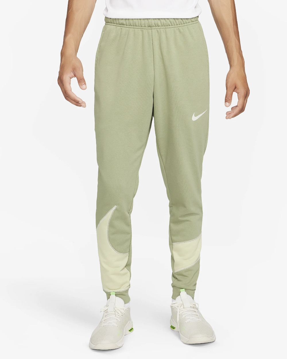  Pantaloni tuta Pants UOMO Nike Sportswear Dri-Fit Taper Energy Verde