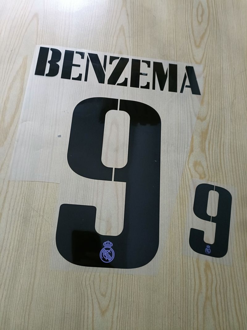  Real Madrid Kit Personalizzazione Nameset x maglia e pantaloncini calcio Benzema 9
