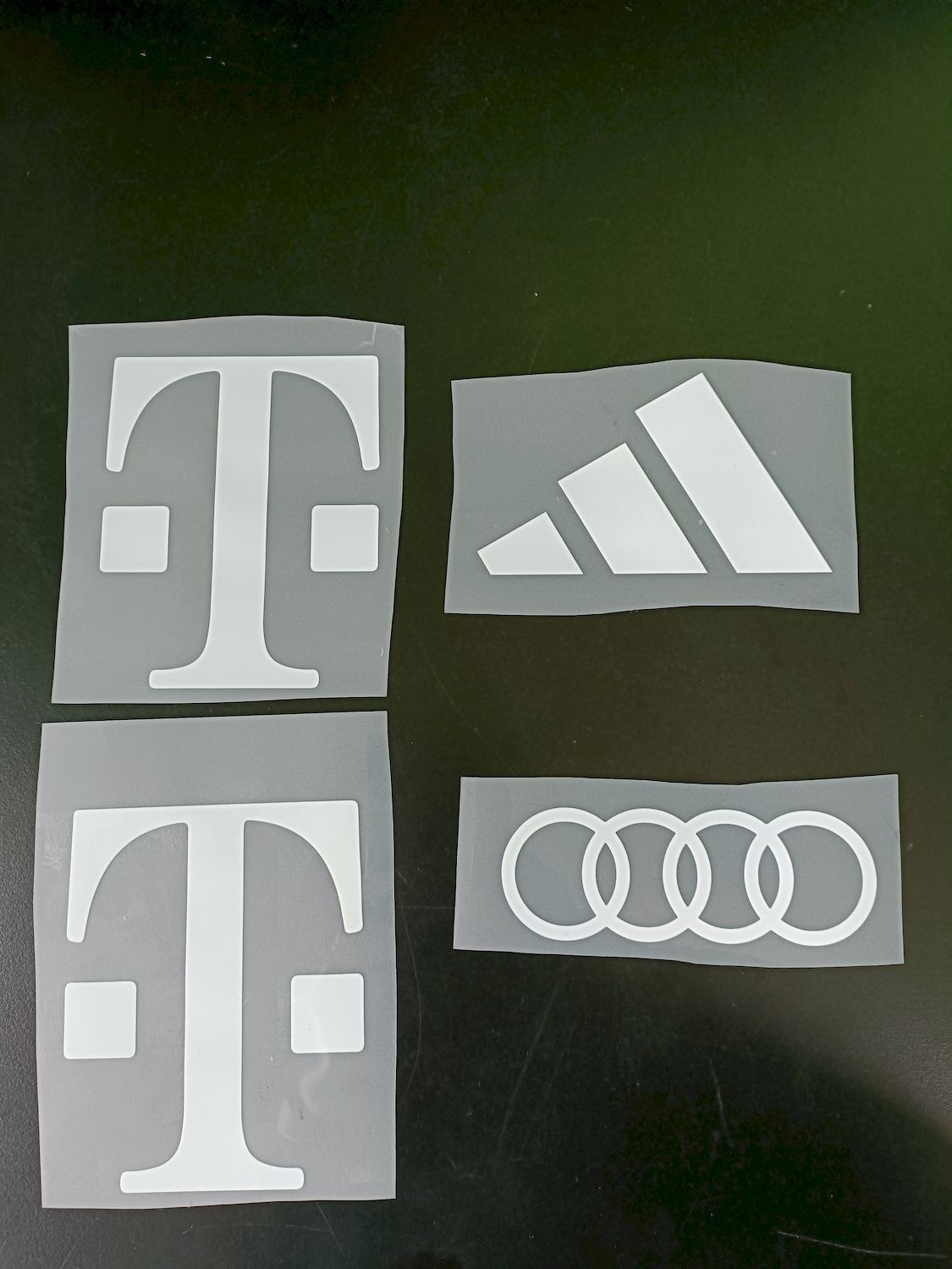  Bayern Monaco kit patches badges sponsor commerciale Audi T Mobile Adidas