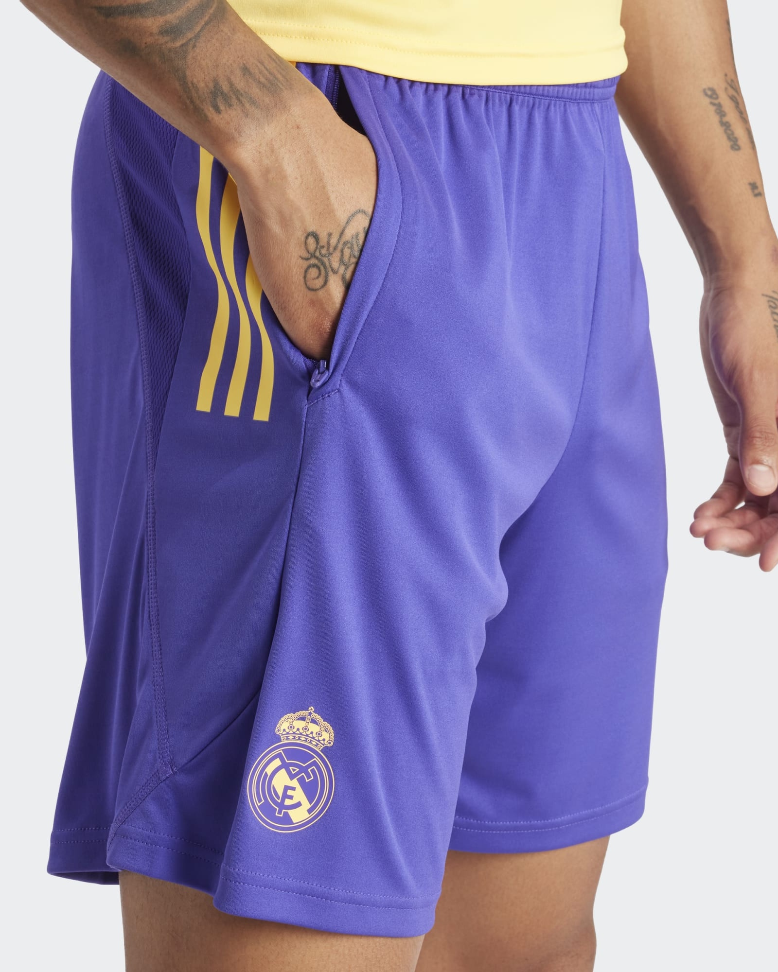  Real Madrid Adidas Pantaloncini Shorts Viola con TASCHE a ZIP Training 2024